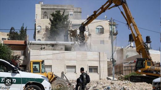 العدو الصهيوني يسلم إخطاراً نهائياً بهدم بناية سكنية في القدس المحتلة   العدو الصهيوني يسلم إخطاراً نهائياً بهدم بناية سكنية في القدس المحتلة