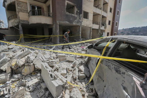 مسيّرة صهيونية تلقي قنابل في اتجاه معمل للحجارة عند أطراف يارون