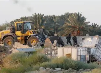 العدو الإسرائيلي يهدم منزلا مأهولا في الولجة شمال غرب بيت لحم