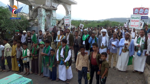 مسيرات بلحج تحت شعار "ثابتون مع غزة .. ولا نخشى التهديدات ولا ترهبنا المؤامرات"