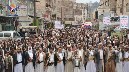 مسيرة في المحويت تنديدا بالعدوان على مطار صنعاء وتفويضا للقيادة بالرد وكسر الحصار