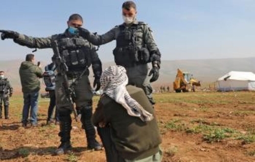 "أوتشا": المستوطنون هجّروا 69 تجمّعًا بالضفة منذ 2023