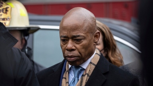 عمدة نيويورك يعلن اعتقال 300 شخص من المشاركين بالاحتجاجات الداعمة لغزة في جامعة كولومبيا