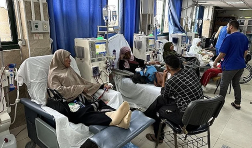 مركز حقوقي: كارثة صحية تهدد حياة مرضى السرطان والفشل الكلوي بغزة