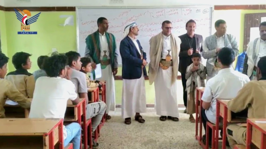 تدشين اختبارات نهاية الفصل الدراسي الأول لصفوف النقل بعمران تدشين اختبارات نهاية الفصل الدراسي الأول لصفوف النقل بعمران