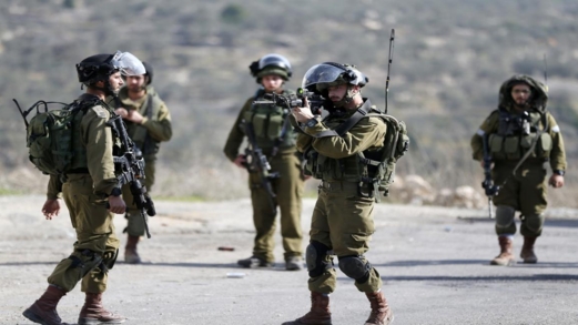 العدو الإسرائيلي يقتحم سلواد ومخيم الأمعري ويغلق مدخل ترمسعيا شمال رام الله