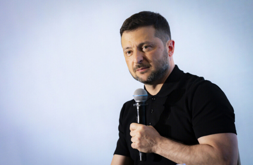 "أكسيوس": زيلينسكي يخطط لزيارة واشنطن ولقاء ترامب يوم الاثنين