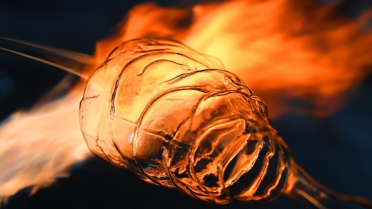 علماء روس يحولون النفايات إلى زجاج صالح لتقنيات الفضاء