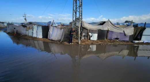 رئيس بلدية دير البلح يحذر: المنخفض يعرّي حجم الكارثة الإنسانية في غزة