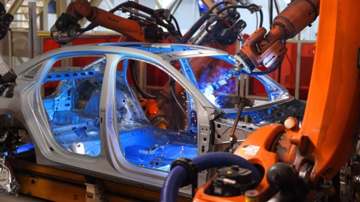 انكماش نشاط المصانع الصينية للشهر الثامن 