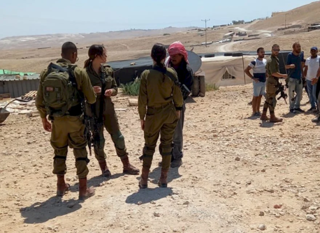 مستوطنون يقتحمون قرية عرب المليحات في أريحا ..وآخرون يهاجمون مركبات الفلسطينيين في بيت لحم