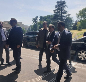 عراقجي يبدأ محادثات مع وزراء خارجية الترويكا الأوروبية وكالاس في جنيف