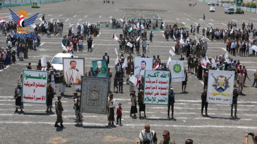 عرض عسكري وشعبي لخريجي دورات طوفان الأقصى بمديرية التعزية في تعز