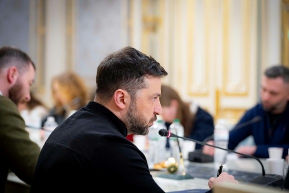 زيلينسكي: واشنطن تريد إنهاء حرب أوكرانيا بحلول يونيو