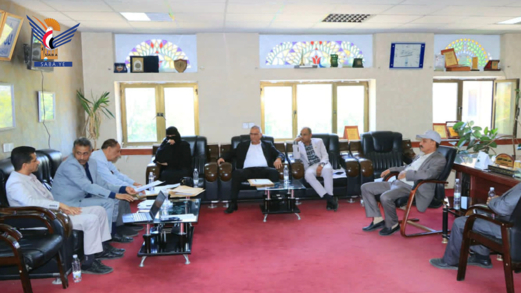 مناقشة سير إجراءات مناقصات عدد من المشاريع الخاصة بجامعة إب