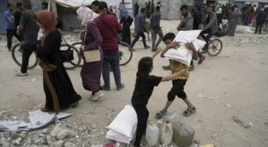 "حكومي غزة”: العدو الإسرائيلي يمنع دخول 6,600 شاحنة إغاثية والوضع الإنساني يزداد تدهورًا