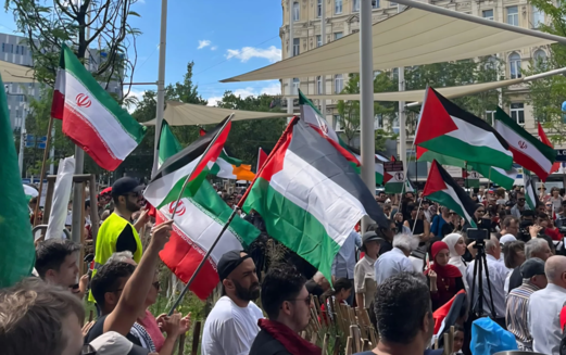 علم إيران في شوارع أوروبا.. هل خسرت "إسرائيل" معركة الرأي العام؟