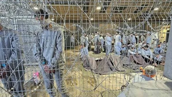 مركز حقوقي: العدو الإسرائيلي يواصل حرمان الأسرى من الأغطية والملابس الشتوية للعام الثالث