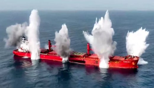 اليمنُ يُحَوِّلُ الحربَ البحريّةَ إلى جرسِ إنذارٍ