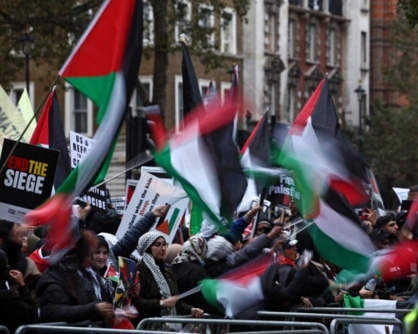 تظاهرة في نيويورك للمطالبة بالإفراج عن الناشط محمود خليل ورفضاً لترحيله