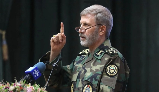 قائد الجيش الإيراني: أصابعنا على الزناد وقدراتنا الدفاعية لا يمكن القضاء عليها