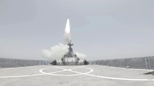 الحرس الثوري الإيراني يستهدف ثلاث ناقلات نفط أمريكية وبريطانية في مضيق هرمز