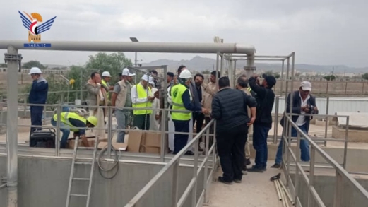 عباد يتفقد سير تنفيذ مشروع تأهيل محطة معالجة مياه الصرف الصحي بمديرية شعوب