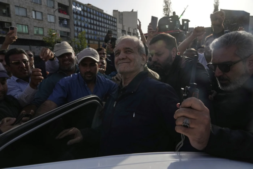 بزشكيان: مستعدون للمفاوضات.. ولن نخرق وقف إطلاق النار طالما التزم الاحتلال به