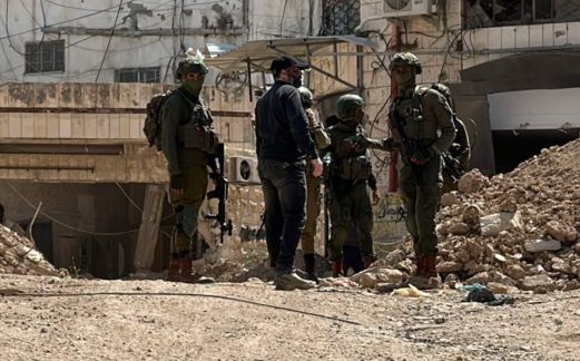 العدو الإسرائيلي يواصل عدوانه على طولكرم ومخيميها: أعمال تجريف وهدم متواصلة