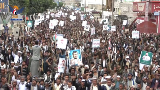 مسيرات حاشدة بالبيضاء تحت شعار "عامان من العطاء.. ووفاء لدماء الشهداء"