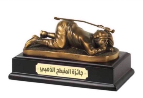 الإعلام المنبطح متراس "تأليه" الأميركي