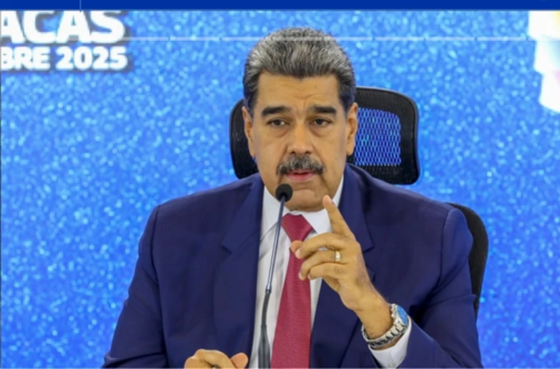 رئيس فنزويلا يوقع على قانون قيادة الدفاع الشامل عن الوطن