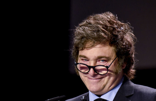 تعرض موكب الرئيس الأرجنتيني للرشق بالحجارة خلال إحدى الفعاليات 