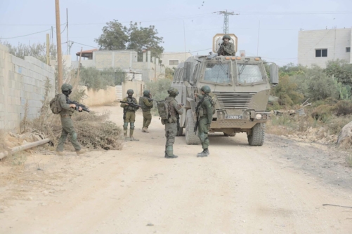 العدو الإسرائيلي يمنع المواطنين الفلسطينيين من الوصول إلى أراضيهم جنوب بيت لحم