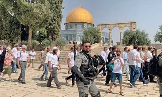 "حماس": قطعان المستوطنين وقوات العدو الصهيوني تمعن في انتهاك حرمة "الأقصى"