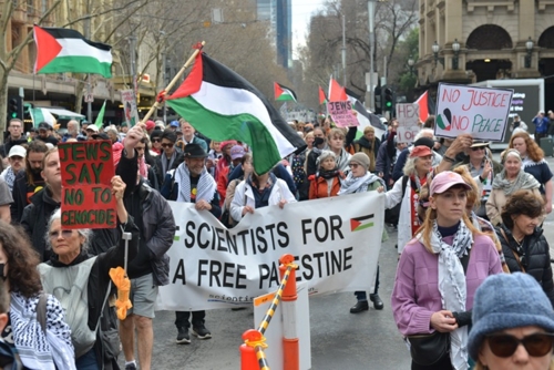 الآلاف في أستراليا يطالبون بوقف إبادة غزة ومعاقبة "إسرائيل"