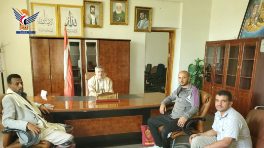 وزير الشباب يلتقي إدارة نادي شباب الأحمدي الرياضي برداع