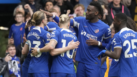 بطولة إنجلترا لكرة القدم : تشيلسي يسحق وست هام بخماسية ويتشبث بحظوظه القارية