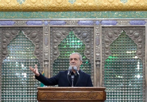 الرئيس الإيراني: الوحدة الوطنية والإسلامية هي الدرع الواقي من الأعداء