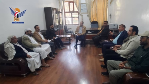 وزير الصحة والبيئة يلتقي المدير التنفيذية لجمعية الهلال الأحمر اليمني