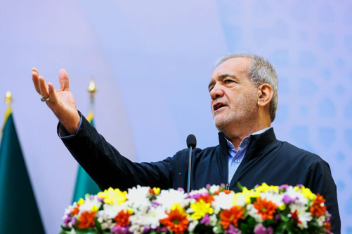 بزشكيان قبيل مغادرته إلى نيويورك: سنعرض مواقفنا في الأمم المتحدة على أساس السلام والأمن