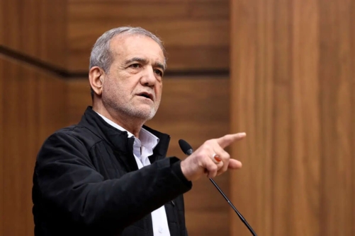 الرئيس الإيراني: هدف العدو من تدمير البنى التحتية وفرض الحصار هو إثارة السخط الشعبي