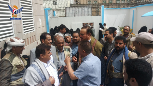 أمين العاصمة يُدّشن مخيم النور المجاني لإزالة المياه البيضاء بمجمع علاية الطبي