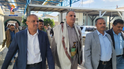 محافظ حجة يطلع على التجهيزات النهائية لمشروع مركز الأطراف الصناعية