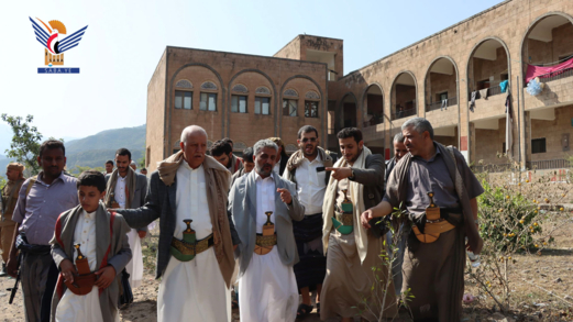 إب.. المداني وصلاح يطلعان على الخدمات بمستشفى العدين ونشاط الجمعيات التعاونية