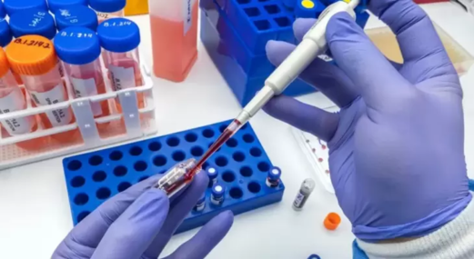 أبو سلمية: نقص 60% من أدوية الطوارئ والمختبرات يعصف بالوضع الصحي في غزة