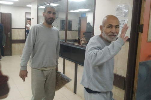 العدو الصهيوني يفرج عن نحو 80 معتقلا من قطاع غزة