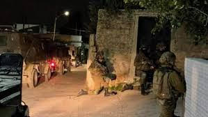 مقاومون فلسطينيون يتصدون لاقتحام العدو الصهيوني مدينة طولكرم