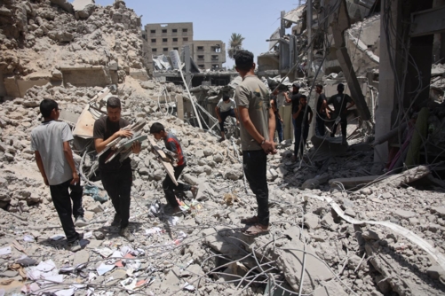 استشهاد 20 فلسطينيا في قصف العدو الصهيوني عدة مناطق بقطاع غزة