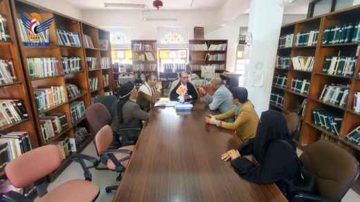 نائب وزير الإعلام يطلع على سير العمل بمركز التوثيق الإعلامي